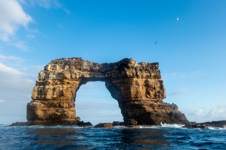L'Arche de Darwin avant qu'elle ne s'effondre en 2021, Galápagos - Darwin - Calipso avec Diving Experience